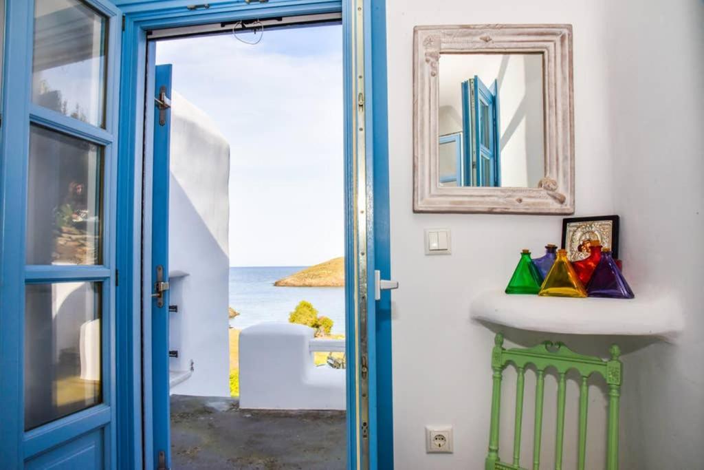 Villa Niloya Kythnos Лутра Экстерьер фото