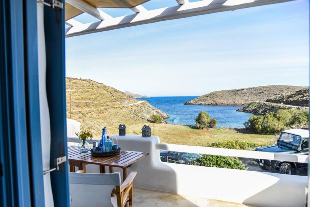 Villa Niloya Kythnos Лутра Экстерьер фото